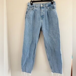 Zara Women’s Light Wash Jeans High Waisted Slouchy Relaxed Casual Denim Size 6